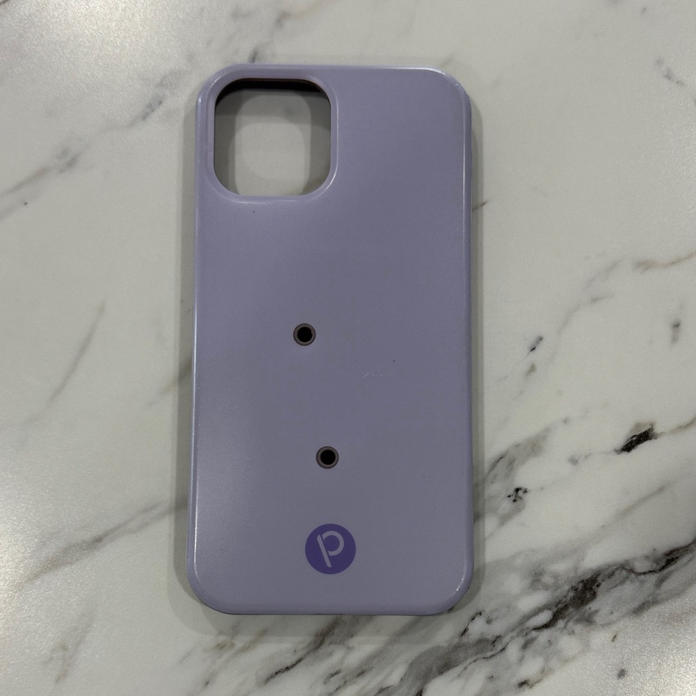 Lavender Loopy iPhone 12 6.1”
Used condition 
No loop included